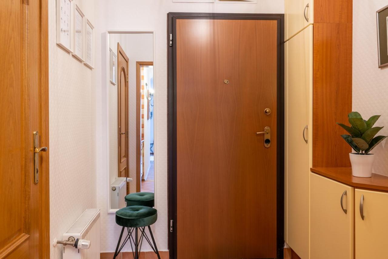 Romantic Studio Secret Garden Budapest Exterior photo